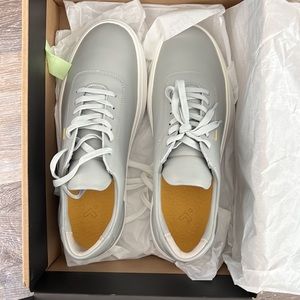 Casca AVRO LEATHER lt. grey / white